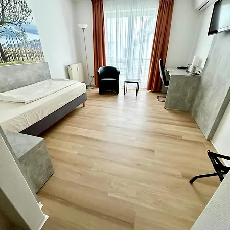 阿斯伽德酒店 酒店 3*